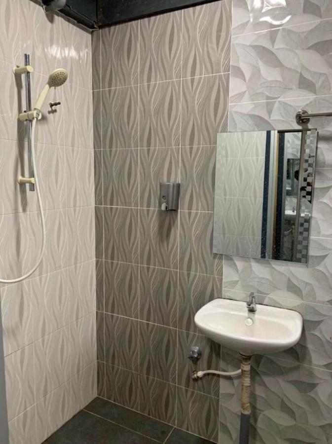 Oyo 90455 Zz Hotel Kuantan Luaran gambar